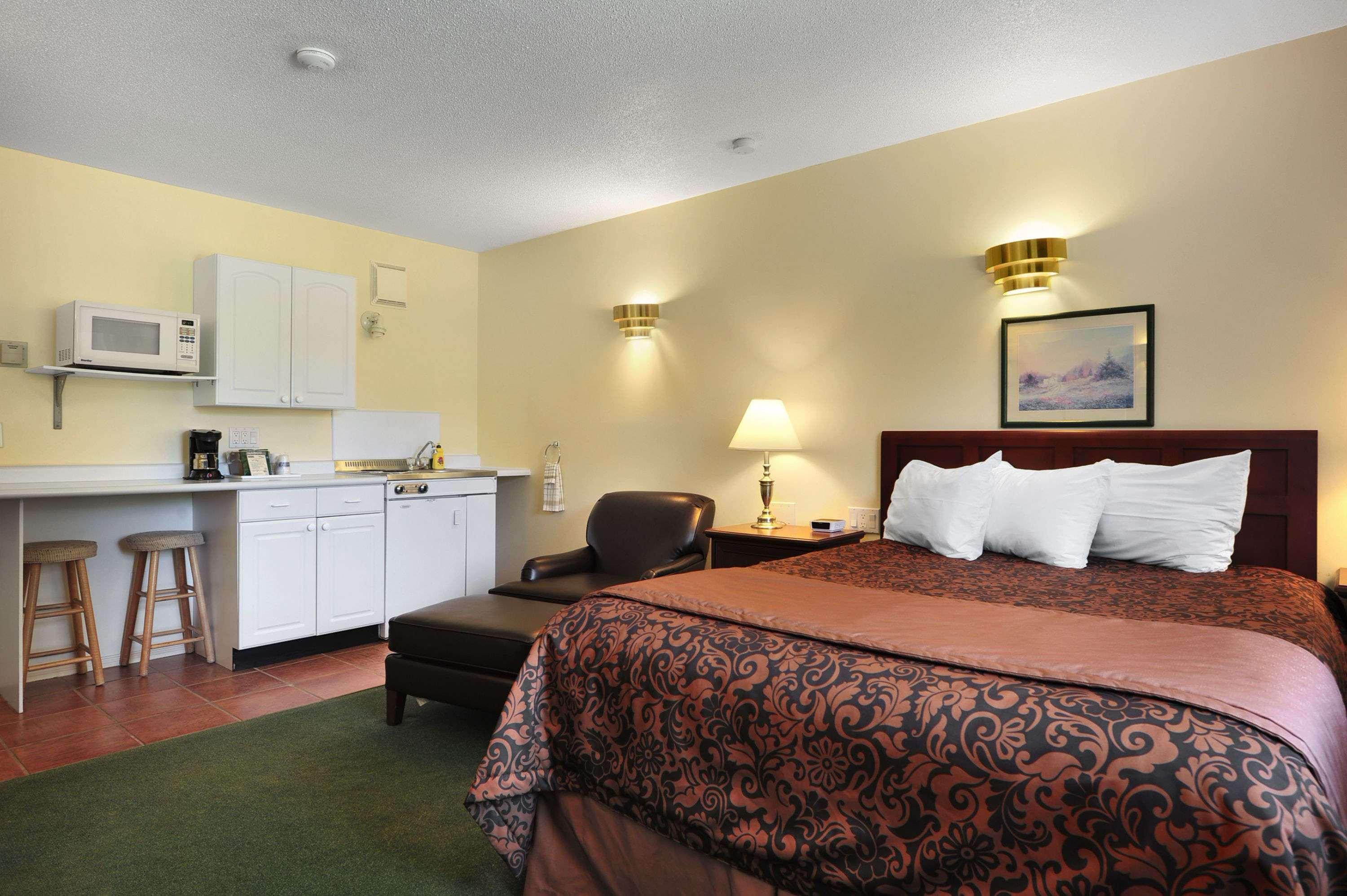 Travelodge By Wyndham Simcoe Exterior foto
